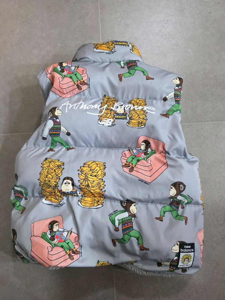뉴발란스키즈 앤서니 브라운 덤블 리버서블 베스트 130사이즈 팝니다. 이미지