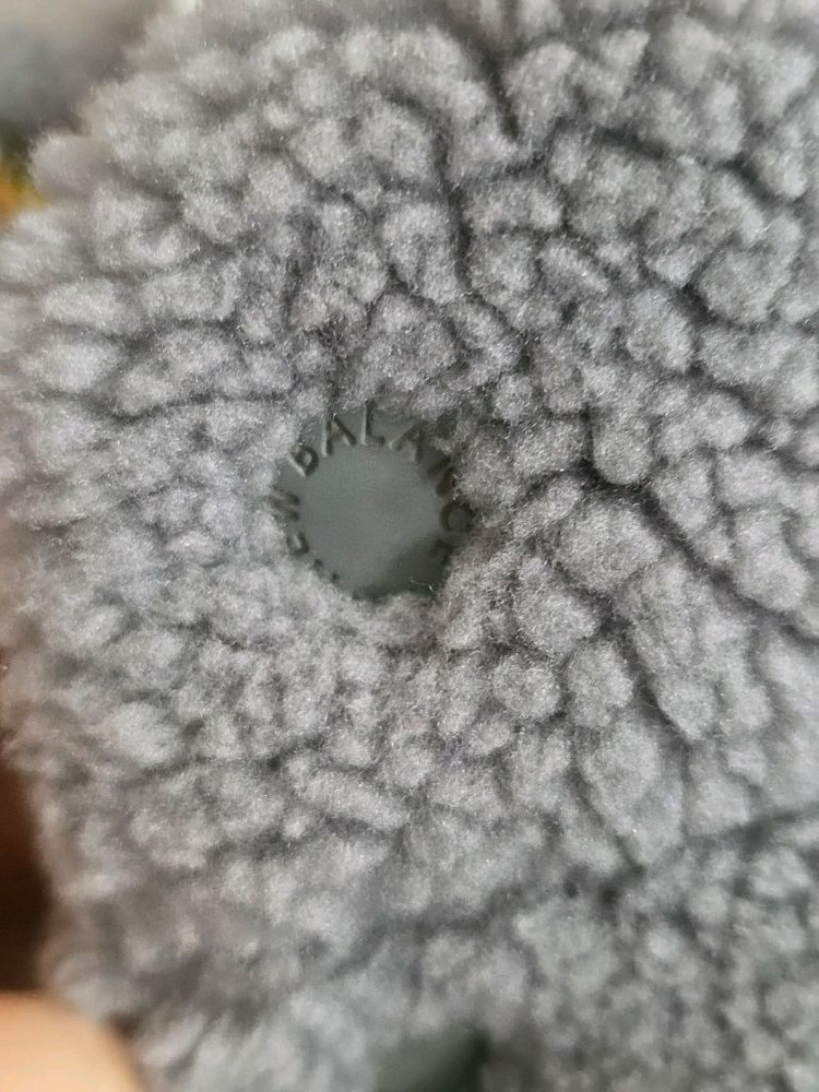 뉴발란스키즈 앤서니 브라운 덤블 리버서블 베스트 130사이즈 팝니다. 이미지