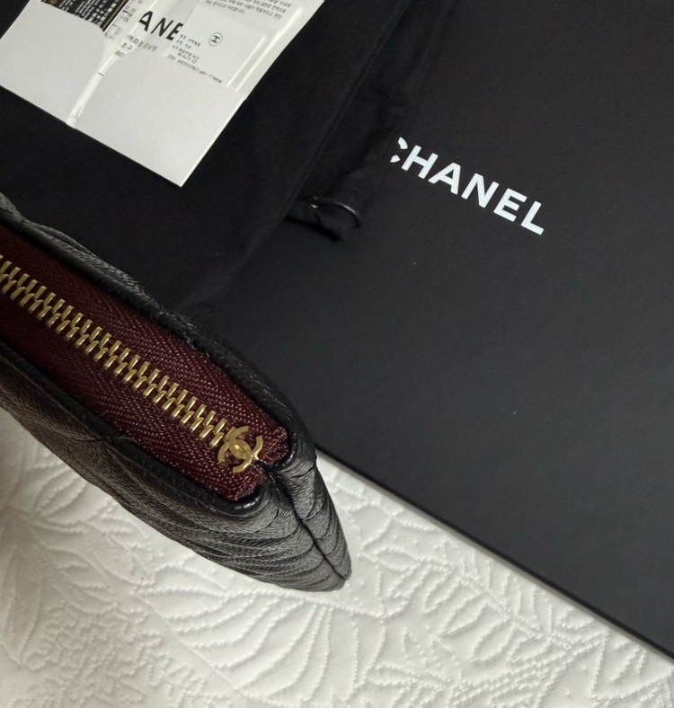 샤넬 블랙 퀼팅 금장클러치 파우치 라지--2