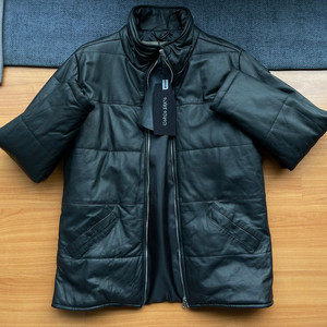 라르디니 후드 코트 브라또 스톤아일랜드 몽클레어 톰브라운 프라다 이미지