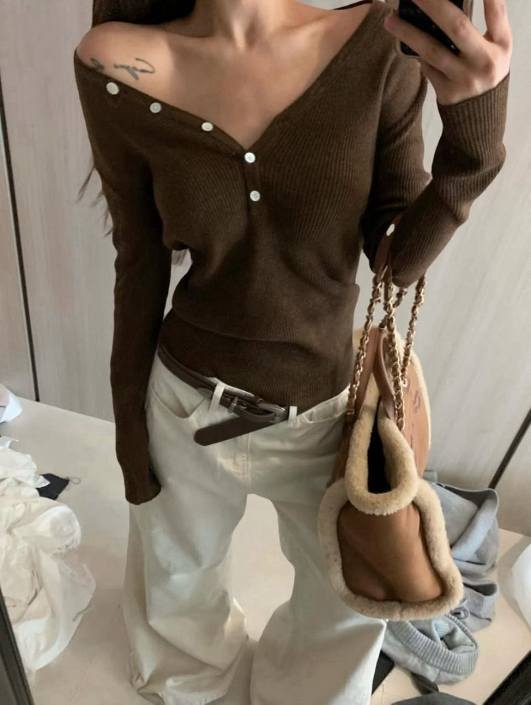 버킨 브이 버튼 니트--1