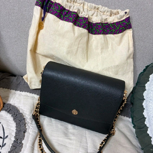 토리버치 에머슨 엔벨롭 어드저스터블 크로스백