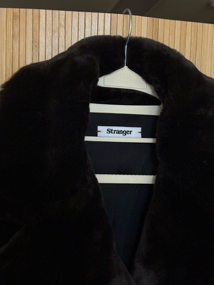 스트레인저 크롭 더블 퍼 자켓--1