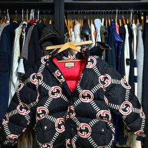 구찌 GG 인터로킹 블랙 패딩 디태처블 조끼가능 실측 L 백화점판 이미지