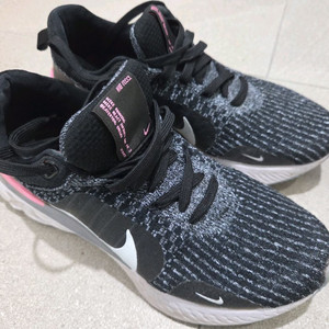 (런닝화260mm) 나이키 리액트 인피니티 런 플라니트 이미지