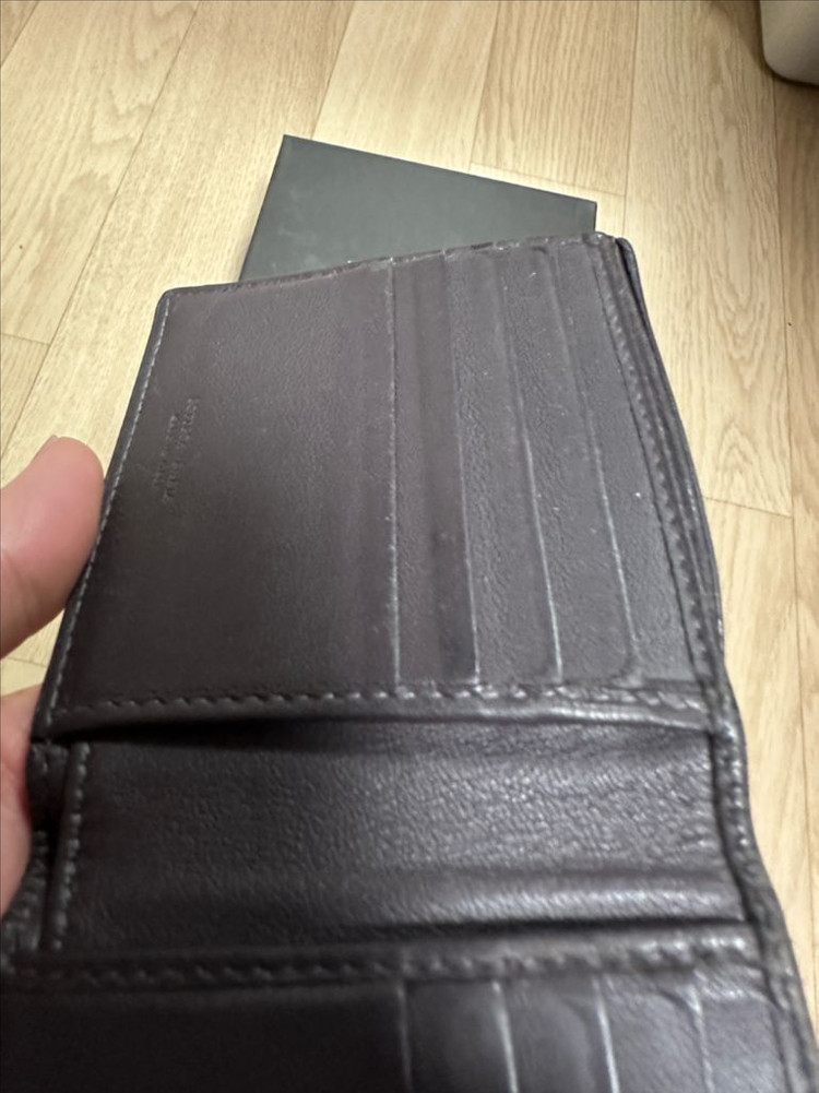 보테가 베네타 인트레치아토 반지갑 다크브라운--2