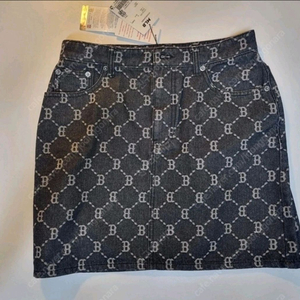 (새제품)MLB 엠엘비 여성 다이아 모노그램 자카드 데님 치마 스커트B