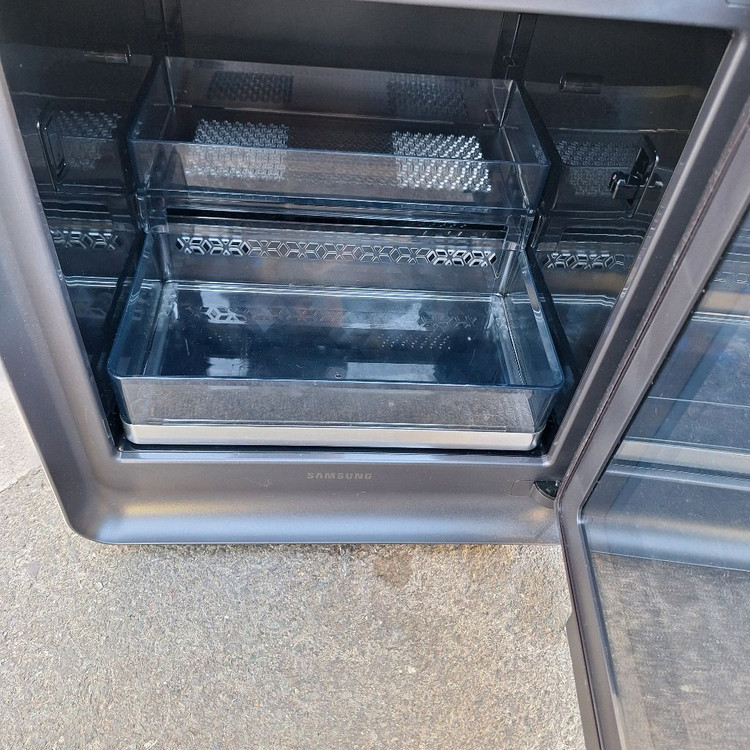 삼성 큐브형 냉장고 CR525T9500PS 모델 판매합니다- 25L 용량으로 다양한 음식 보관에 용이합니다--3