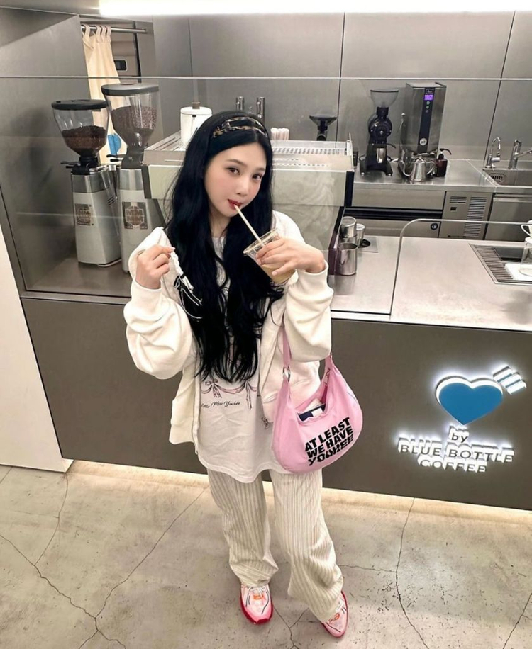 (새상품)아식스 x 세실리에 반센 240 핑크 GT-2160 이미지