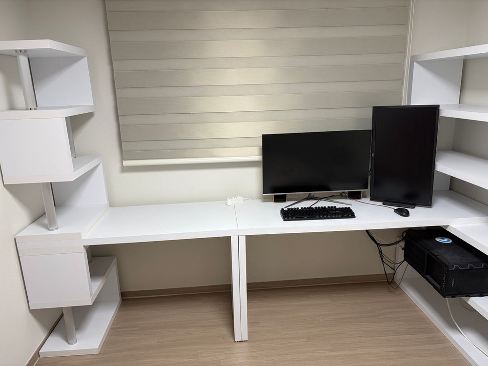 깔끔한 디자인 화이트 색상 책상 수납장 세트 판매합니다. 이미지