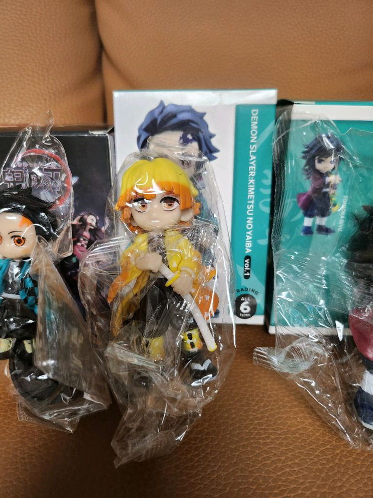 귀멸의칼날 기유, 젠이츠, 탄지로, 네즈코 미니 피규어 4개일괄--3