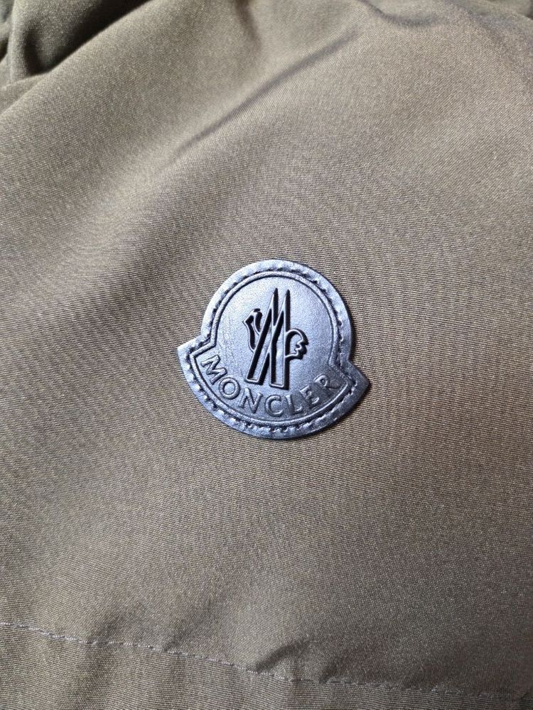 몽클레어 몽수리 다운재킷--2