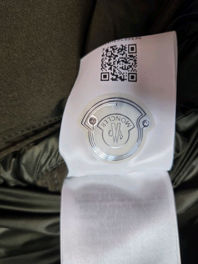 몽클레어 몽수리 다운재킷--6