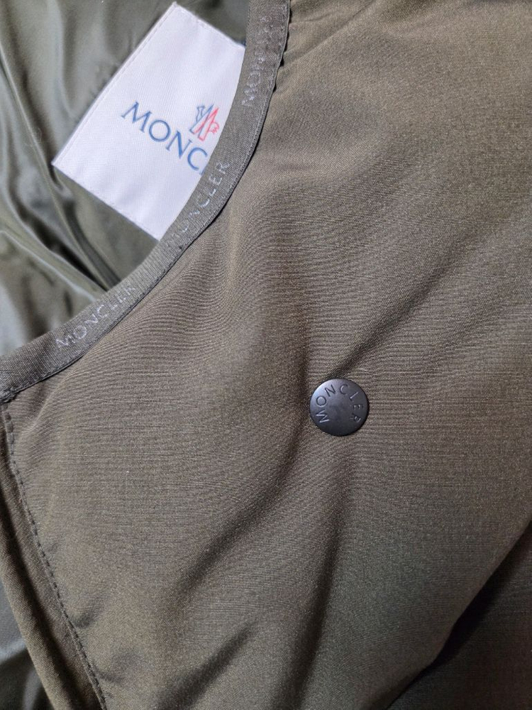 몽클레어 몽수리 다운재킷--8