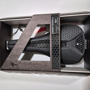 스페셜라이즈드 S-WORKS 파워 미러 안장 143mm