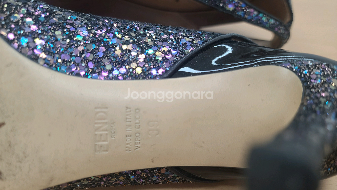 FENDI 여성용 구두 판매합니다--3
