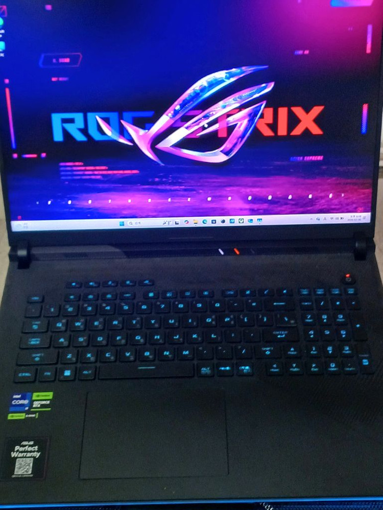ROG Strix SCAR 18 4090 노트북--1