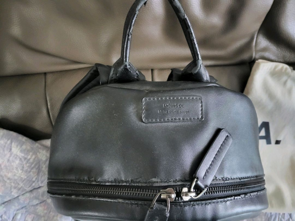 moins de 레더백팩 가죽 가방 이미지