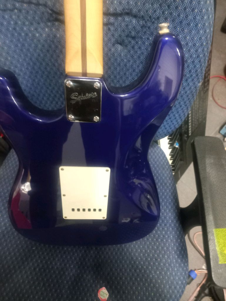 스콰이어 펜더 어피니티 일렉기타 이미지