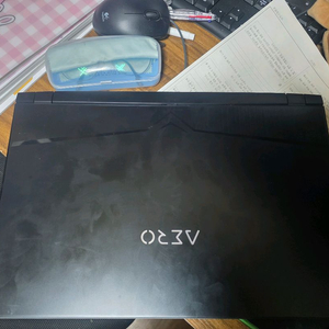 기가바이트 AERO 17 화면나옴 부품용