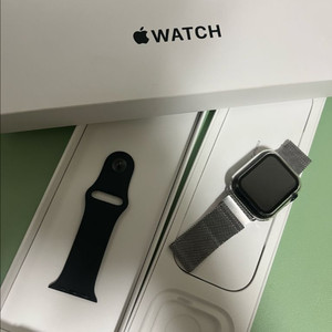 애플워치 SE 40mm GPS 미드나이트 이미지