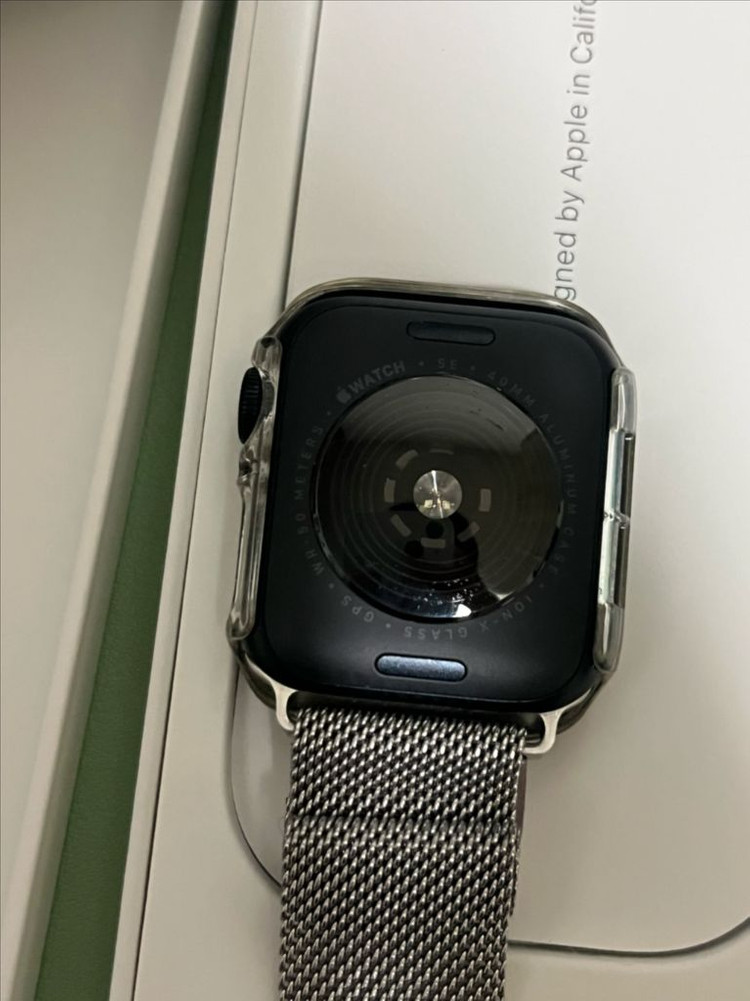 애플워치 SE 40mm GPS 미드나이트 이미지