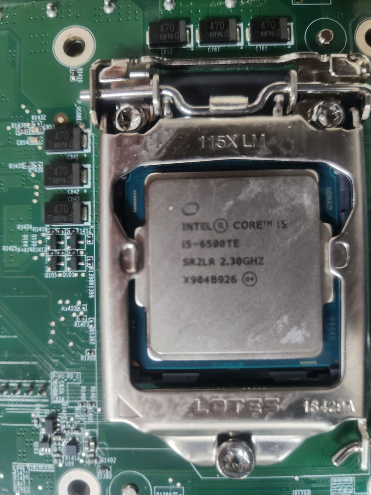 팬리스(fanless) 산업용 임베디드 박스 PC의 메인보드와 CPU--1