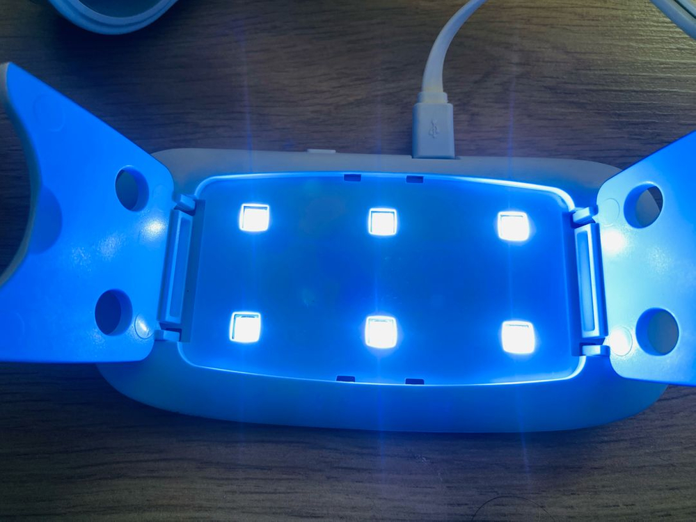 오호라 네일 젤램프 팝니다.(UV)--1