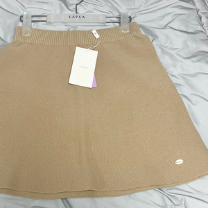 어라운드율 떼누아 미니 스커트 베이지