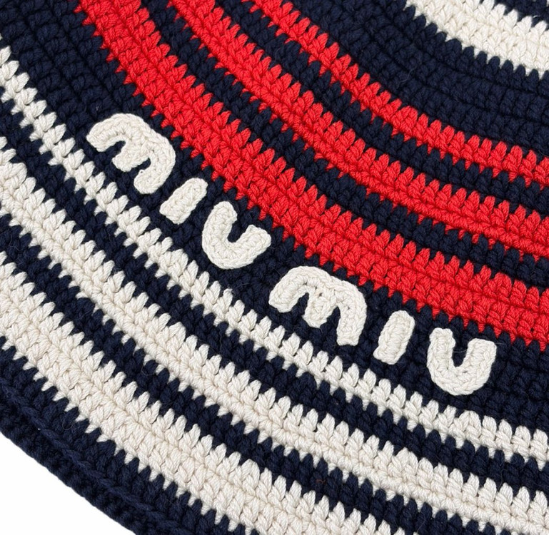 [OS] 미우미우 여성 로고 크로셰 스트라이프 니트 비니 버킷햇 모자--2