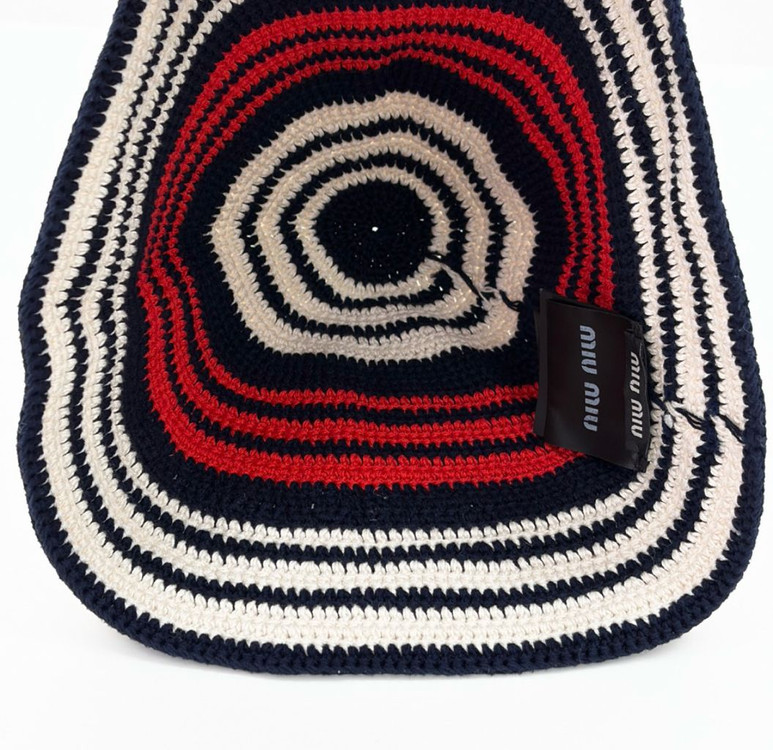 [OS] 미우미우 여성 로고 크로셰 스트라이프 니트 비니 버킷햇 모자--3