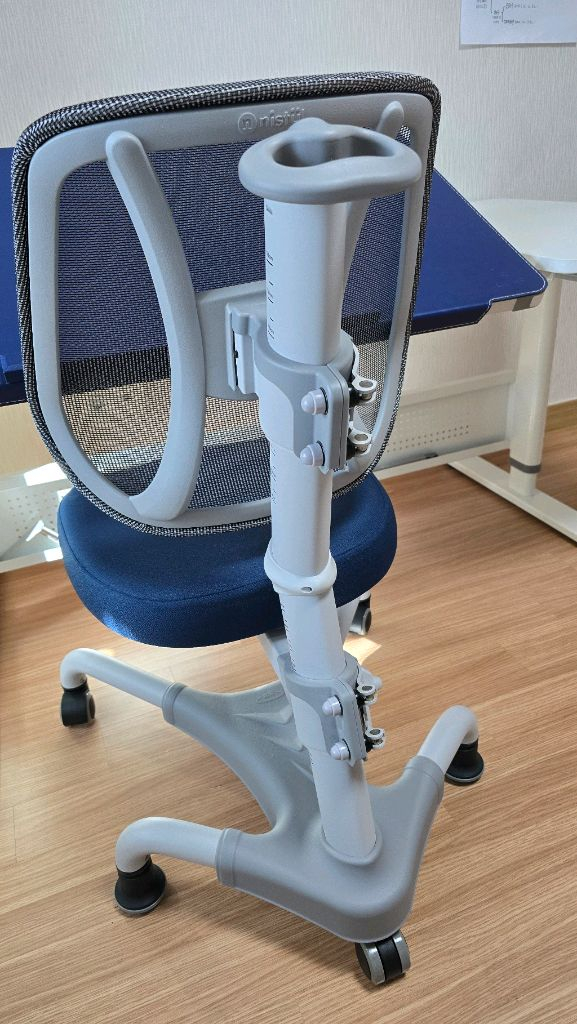 컴프프로 1400 책상 (높낮이) + 니스툴그로우 의자--1