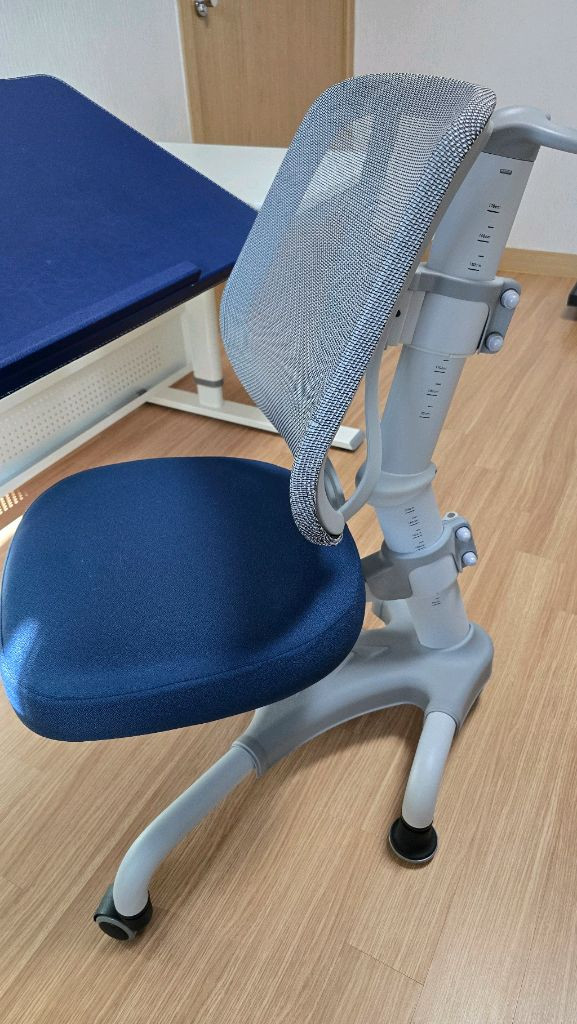 컴프프로 1400 책상 (높낮이) + 니스툴그로우 의자--5