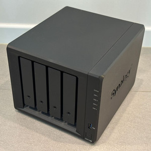 시놀로지 NAS DS918+ 판매합니다.