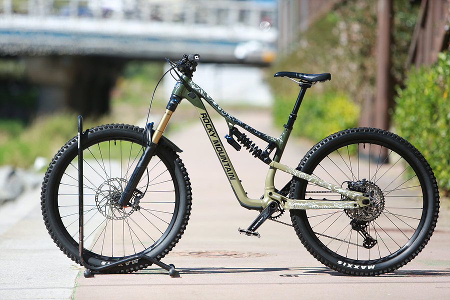 *급처*A급*신차급*22년 록키마운틴 알티튜드 알로이70 코일S 27.5인치--1