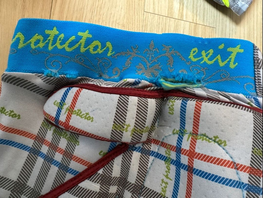 스노우보드 보호대 엑시트 스키 엉덩이보호대 무릎보호대 S사이즈--3