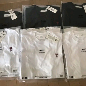 [AMI] 아미 하트 로고 화이트/블랙 반팔 티셔츠
