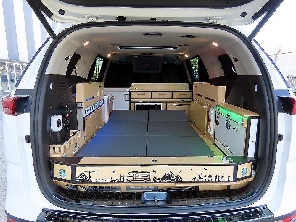 카니발 캠핑카 2인승 2인 취침 가능 이미지