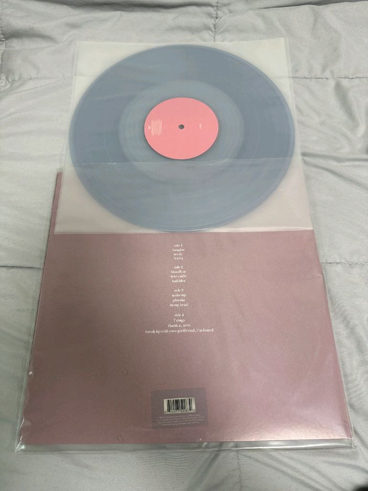 아리아나 그란데 lp 여러장 이미지