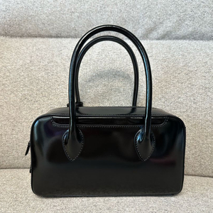 드메리엘 볼링백 블랙 미디움 이미지