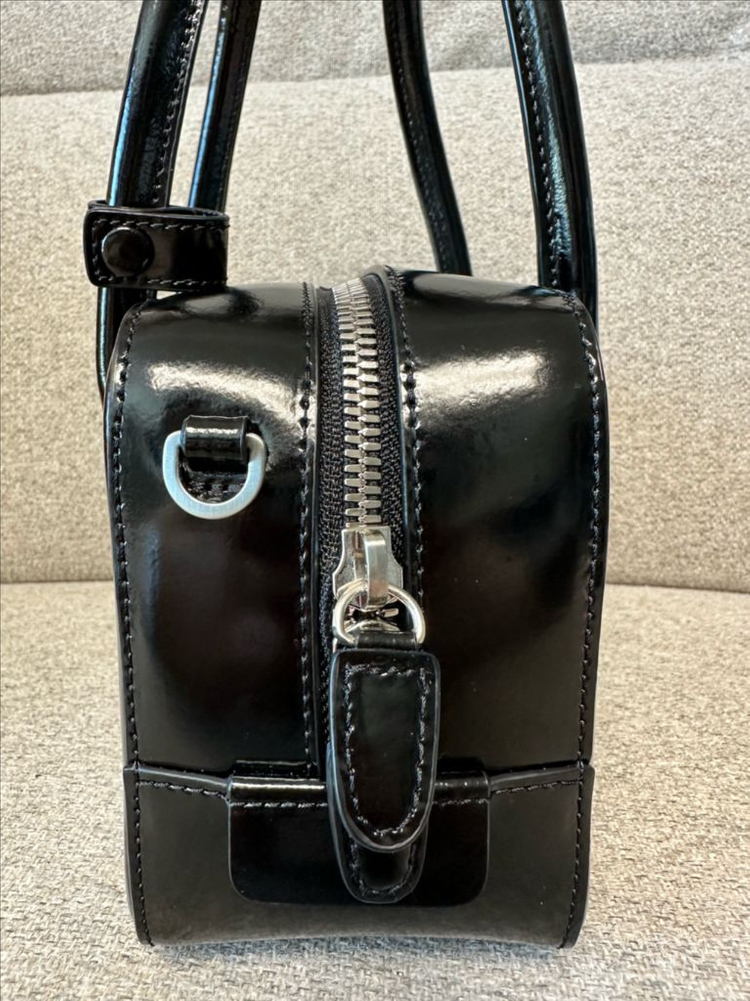 드메리엘 볼링백 블랙 미디움 이미지