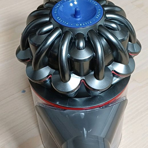 다이슨 v8 무선청소기 본체