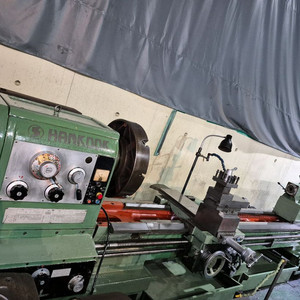 한국공작기계선반 범용선반 900-3000 중고선반 이미지