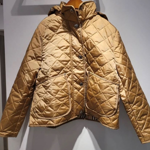 버버리 퀄팅 후드 패딩 점퍼