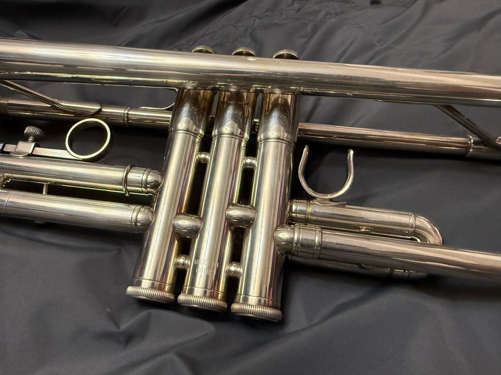 야마하 트럼펫 YTR-2330s 이미지