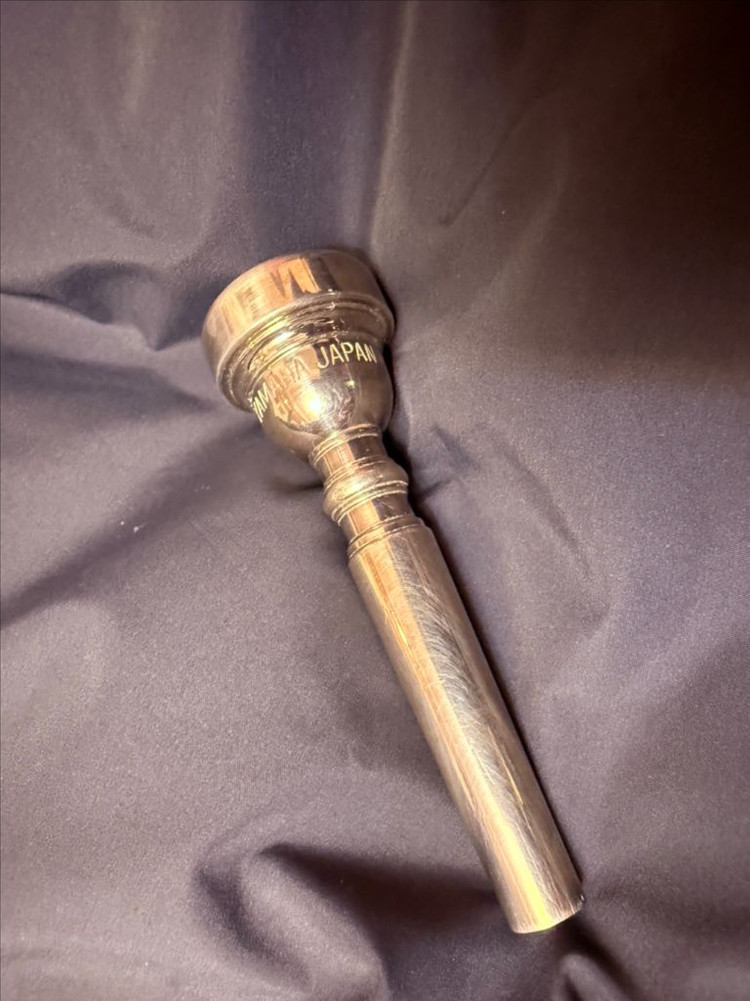 야마하 트럼펫 YTR-2330s 이미지