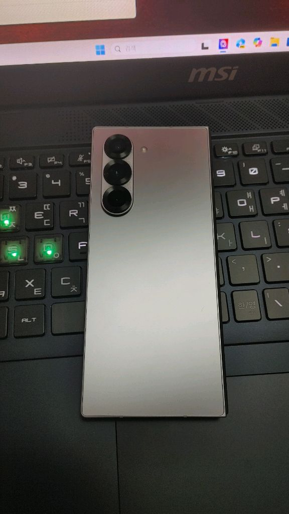 s급 폴드6 실버 256 자급제 액정 올갈이--2