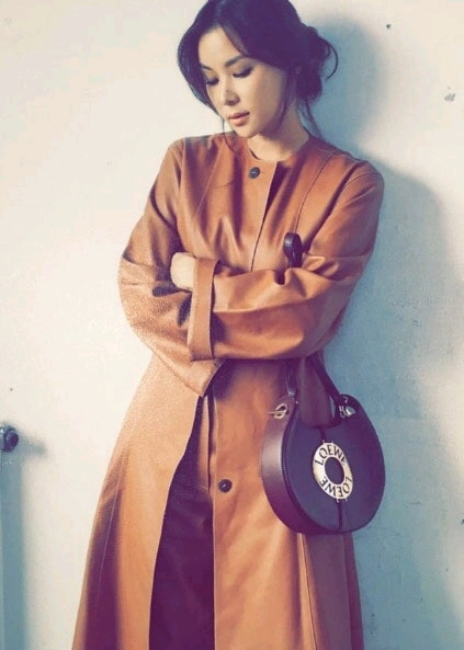 로에베 조이스뱁 이미지