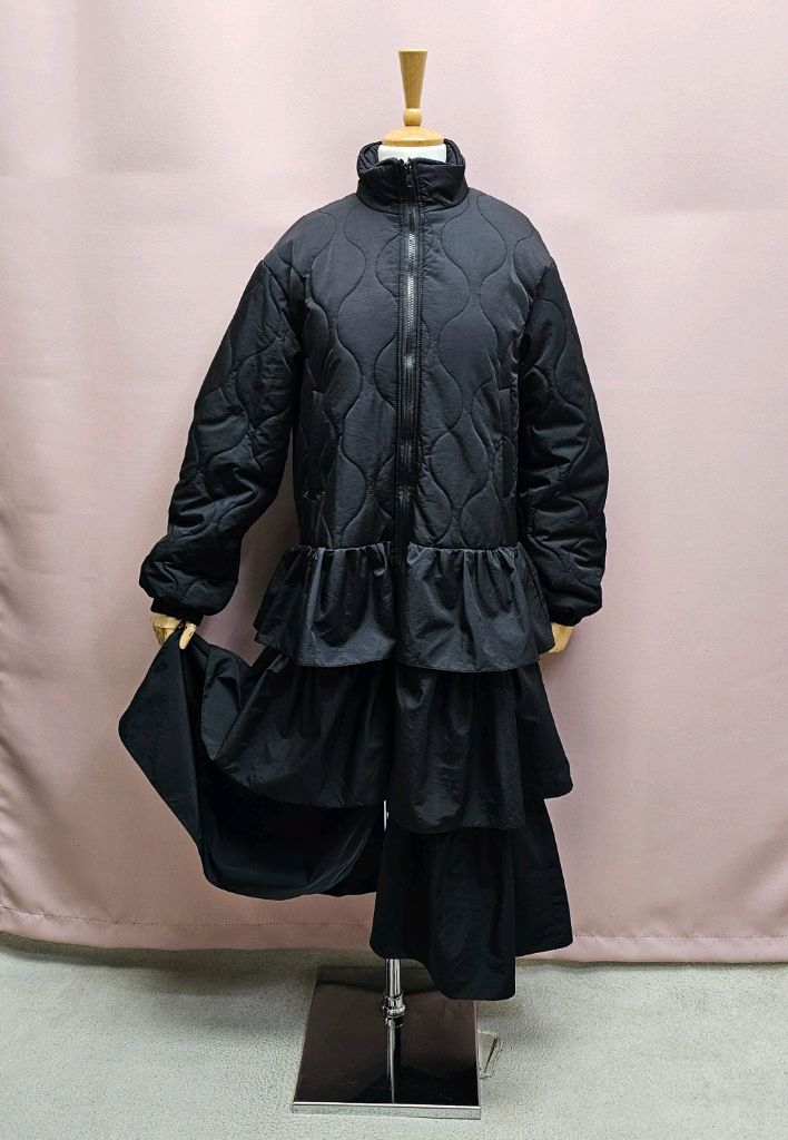 31패션 퀼팅 프릴 캉캉 원피스형 롱점퍼--1