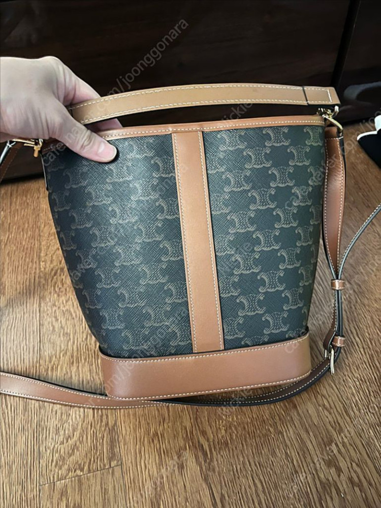 셀린느 트리옹프 버킷백 스몰 이미지